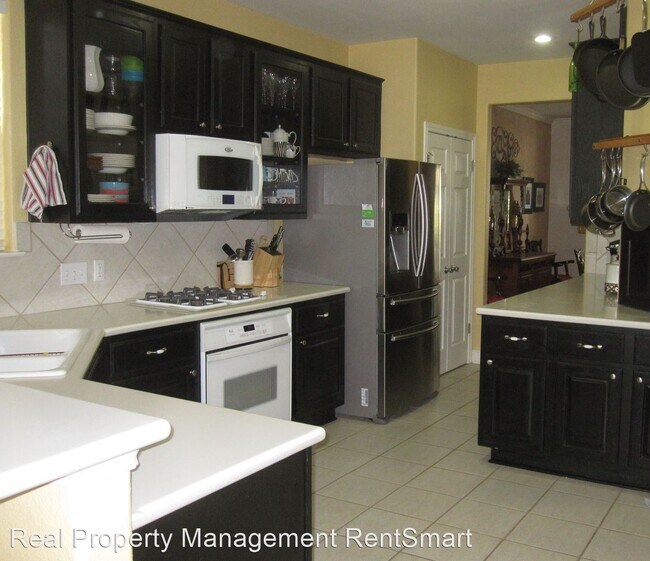 Foto del edificio - 6 br, 3.5 bath House - 2528 Crenshaw Drive