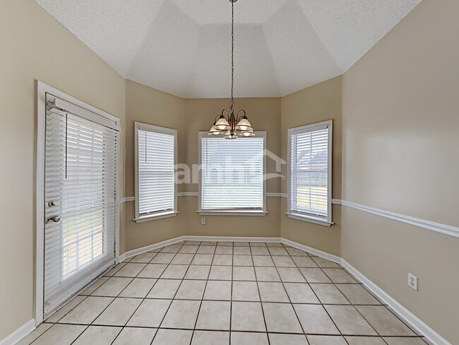 Building Photo - 9321 N Fairmont Cir