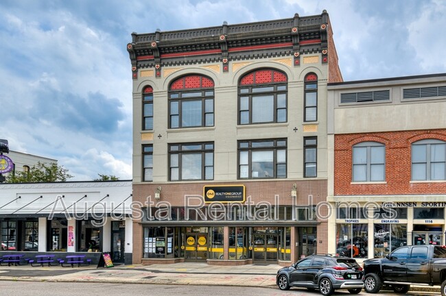 Building Photo - 1106 Broad St