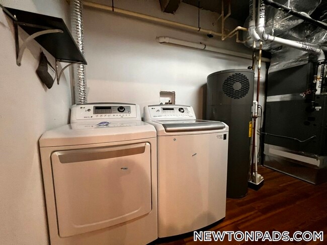 Foto del edificio - 2044 Beacon St