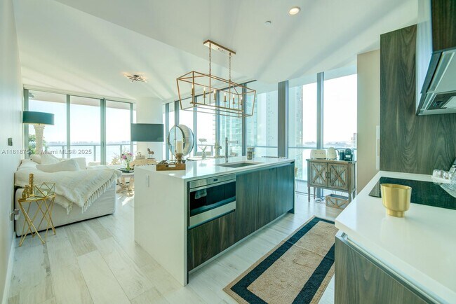 Foto del edificio - 480 NE 31st St
