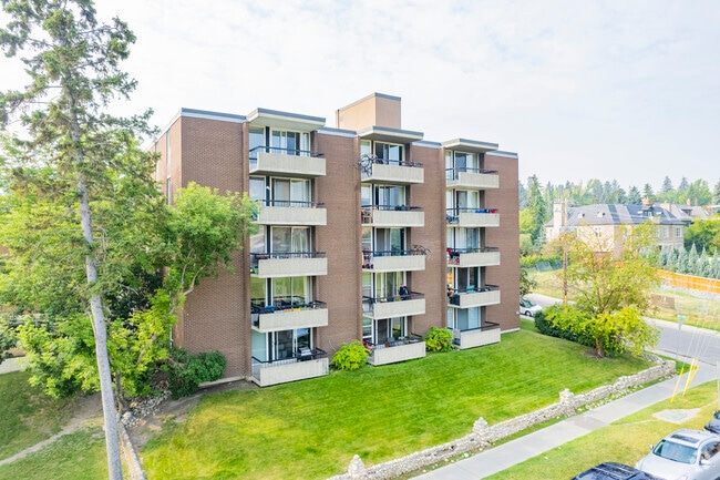 Forest Hills Apartments