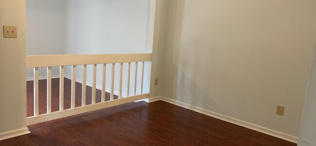 Foto del edificio - 3 Bedroom Townhome in Kings Grant