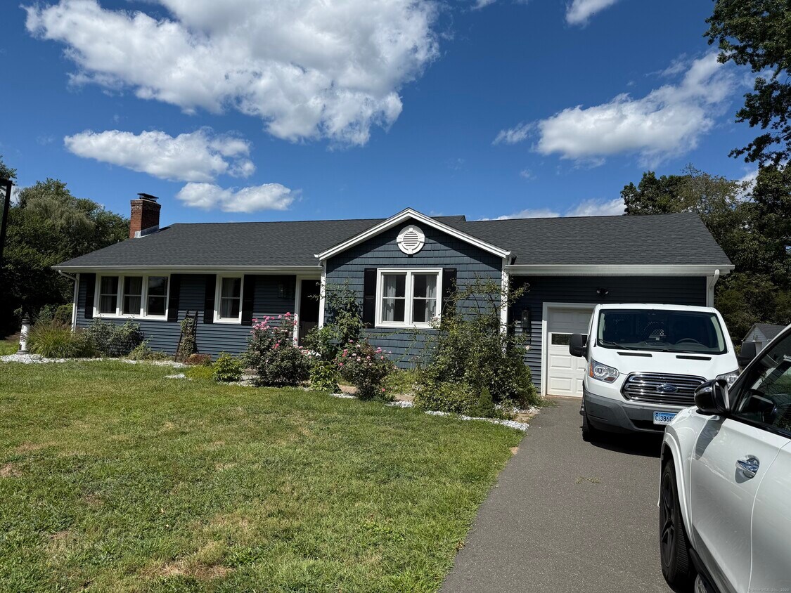 Foto principal - 235 Wethersfield Rd