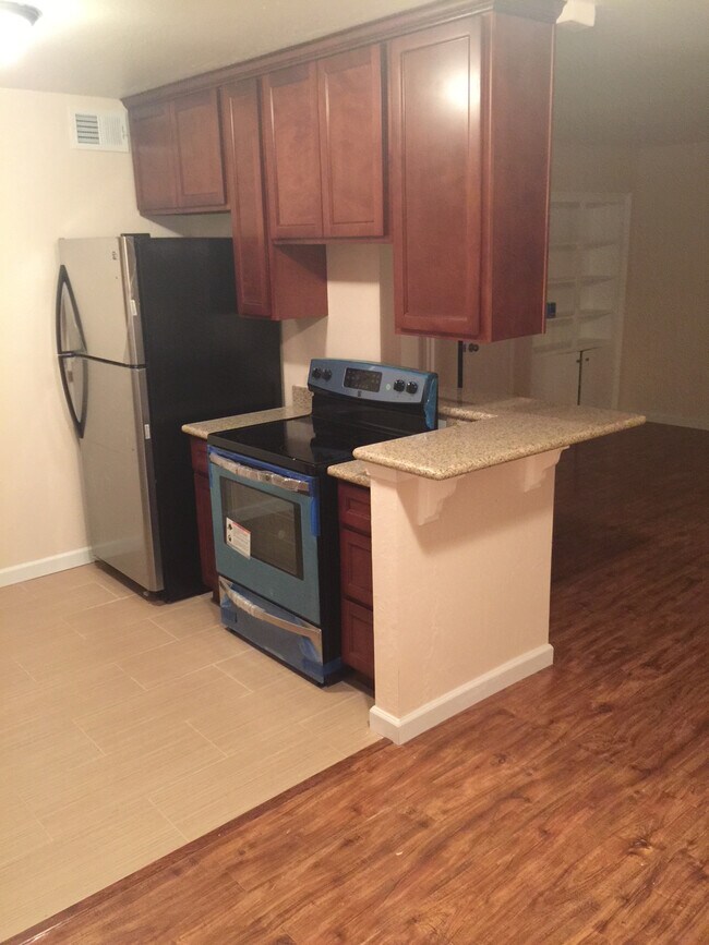 Building Photo - 3077 Los Prados St