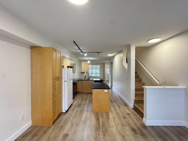 Building Photo - 19478-19465 65 Ave