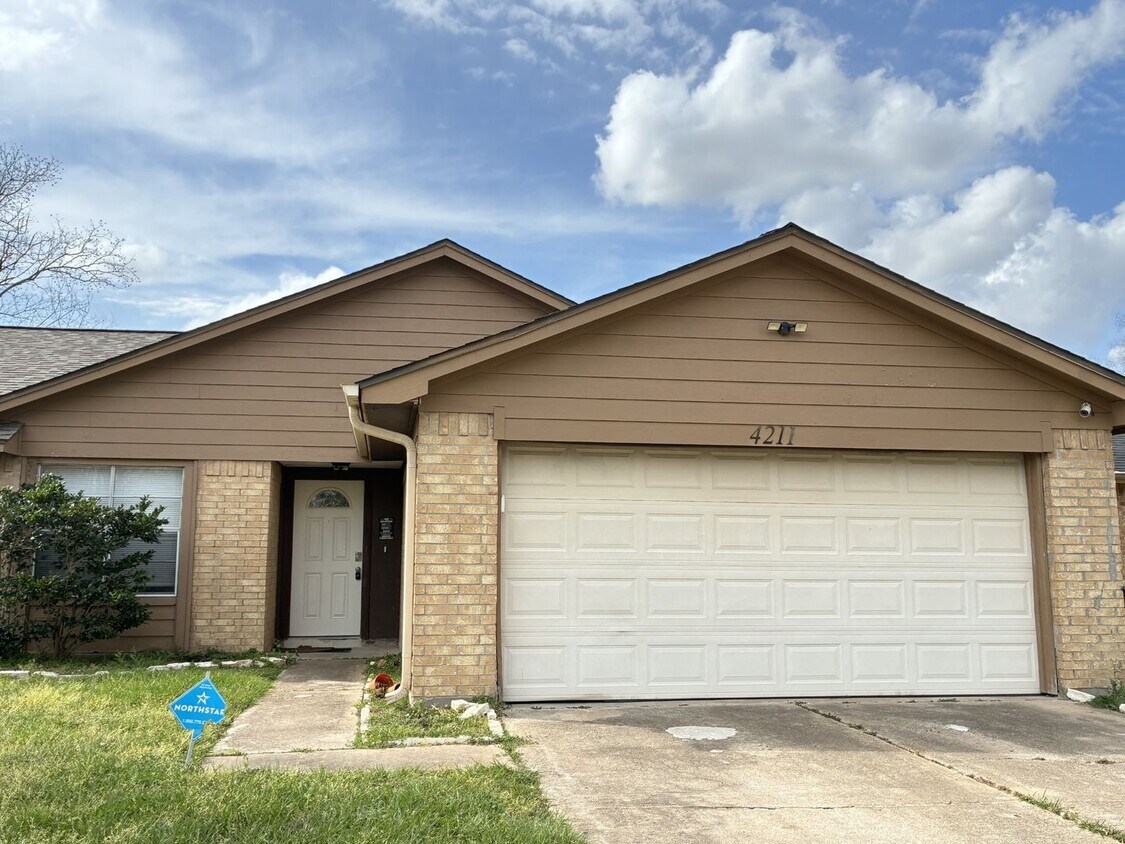 For Lease | 3 Bed, 2 Bath | 1,448 Sq Ft | Cypress Meadow Community | - For Lease | 3 Bed, 2 Bath | 1,448 Sq Ft | Cypress Meadow Community |