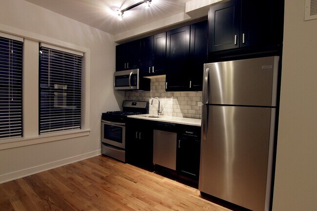 Foto del edificio - 2209 W Eastwood Ave