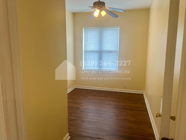 Building Photo - 3016 Henrietta St