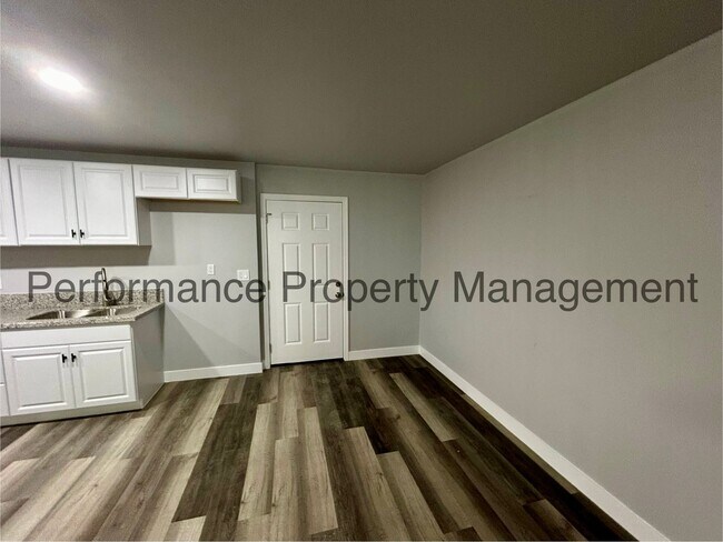Building Photo - 5012 Yellow Rose Ct
