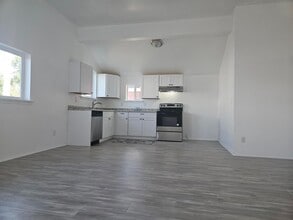 Building Photo - 703 Duryea St