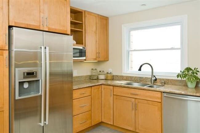 Building Photo - Ashbury Heights: Bright, Remodeled & Unfur...