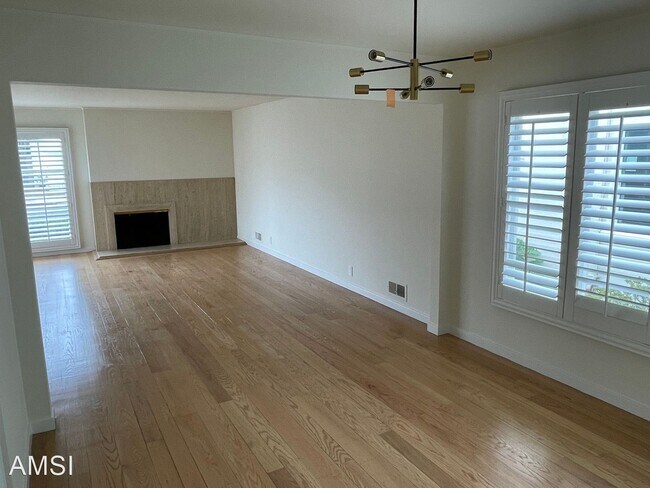 Building Photo - 3 br, 2.5 bath House - 3065 22nd Ave