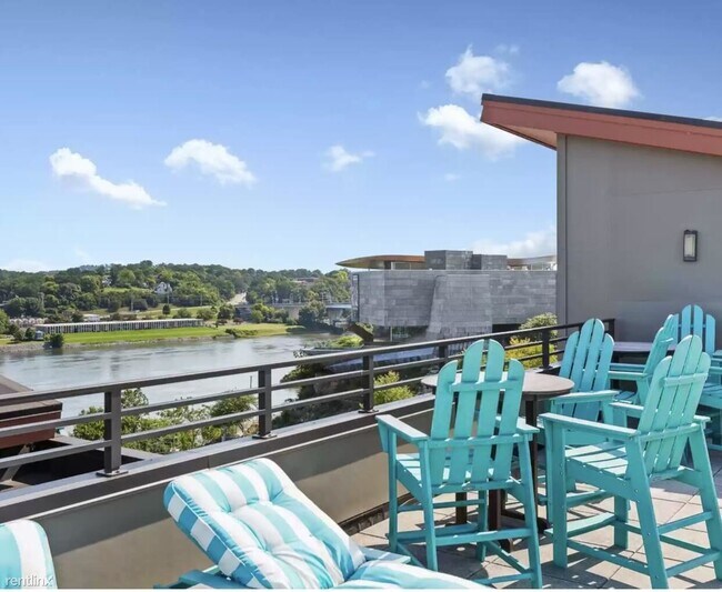 Building Photo - 1 br, 1 bath Condo - 129 Walnut St Unit 115