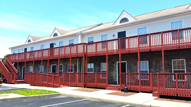 Building Exterior - Seagull Village Student Housing