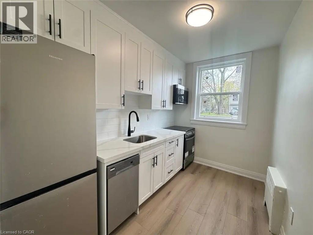 Primary Photo - 32 Price Ave