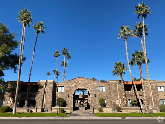 Building Photo - 7110 E Continental Dr