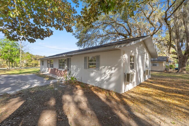 Foto del edificio - 403 NE 26th Ct