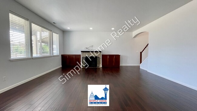 Building Photo - Welcome to this Spacious 4 bedroom, 3.5 bath Home in the Heart of Yelm!