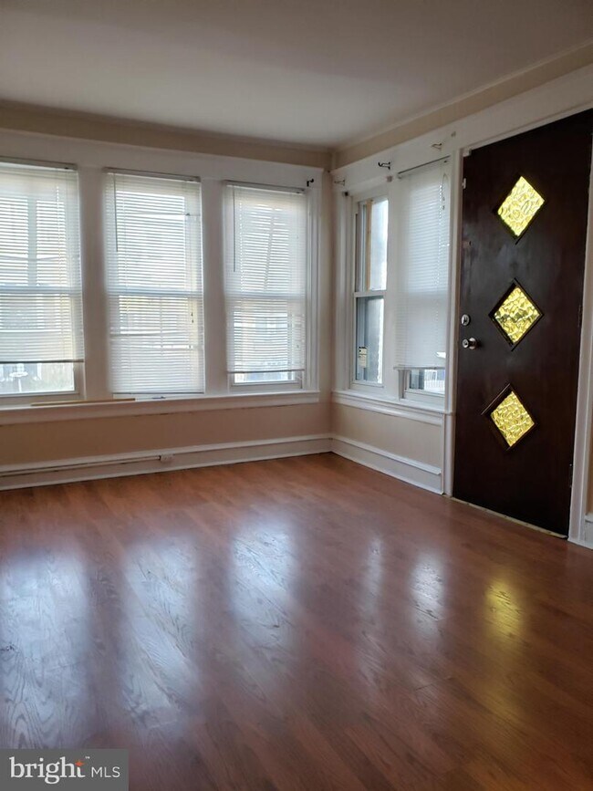Building Photo - 3006 McKinley St