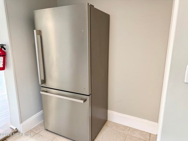 Building Photo - 1102 Drummond Ave