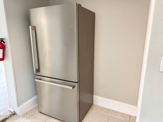 Foto del edificio - 1102 Drummond Ave