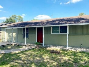 Building Photo - 6315 Rosemary Ln