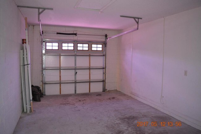 Building Photo - 701 Bobcat Ct