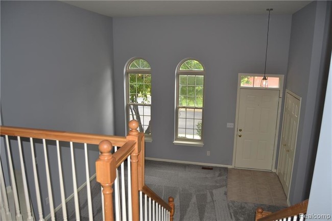 Building Photo - 29403 Glen Oaks Blvd E
