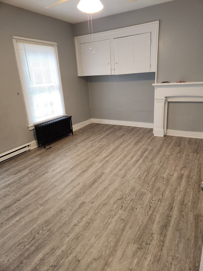 Bedroom - 152 S West St