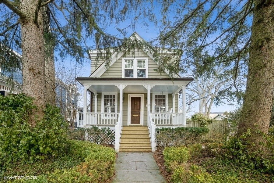 Primary Photo - 761 Summit Ave