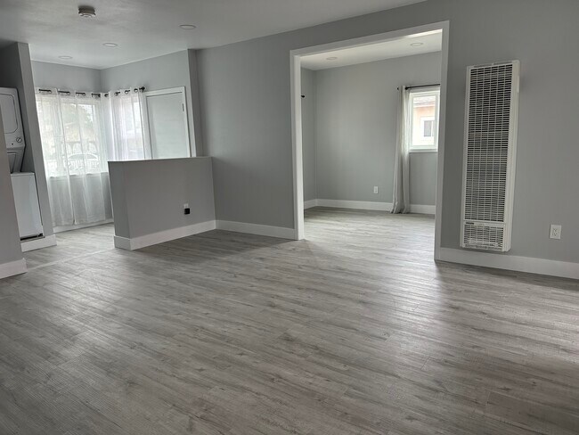 Foto del edificio - 6058 Fishburn Ave