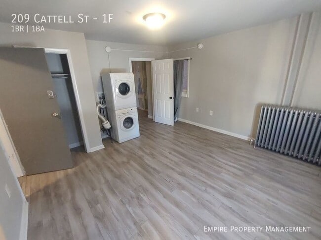Building Photo - 209 Cattell St