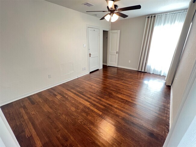 Foto del edificio - 4705 Park Dr
