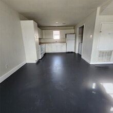 Building Photo - 4710 Pelican