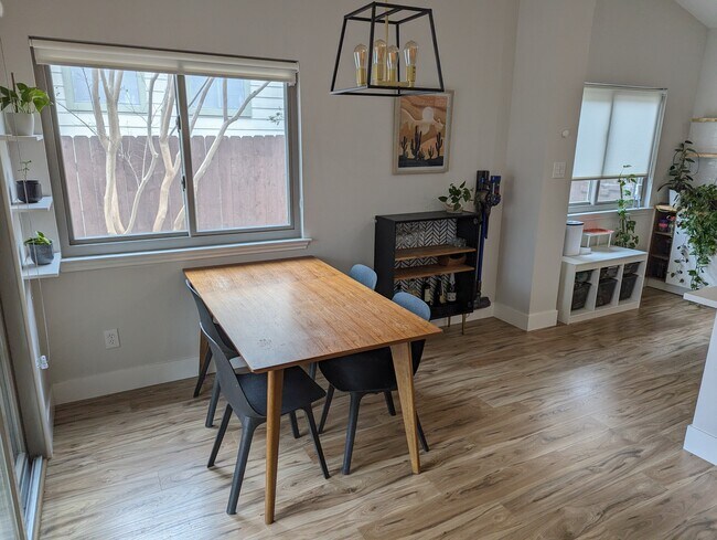 Foto del edificio - 6401 Evangeline Trail