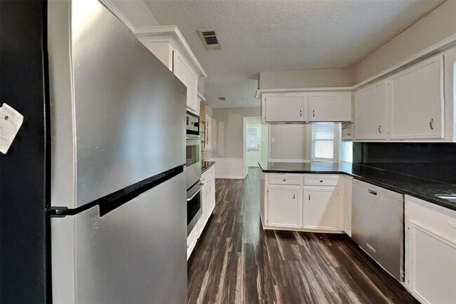 Foto del edificio - 15114 Stillcreek Dr