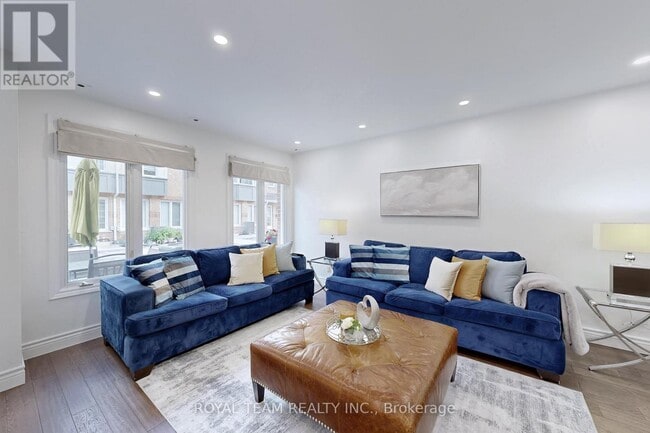 Building Photo - 151 Townsgate Dr