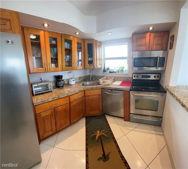 Building Photo - 2 br, 2 bath Condo - 400 N Surf Rd Ph 1