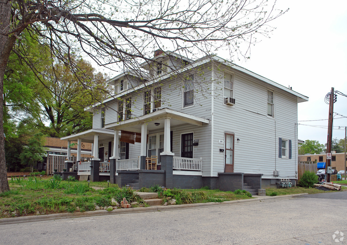 Building Photo - 1400 E 7th St