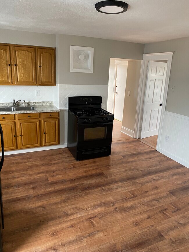 Kitchen - 11 Franklin St