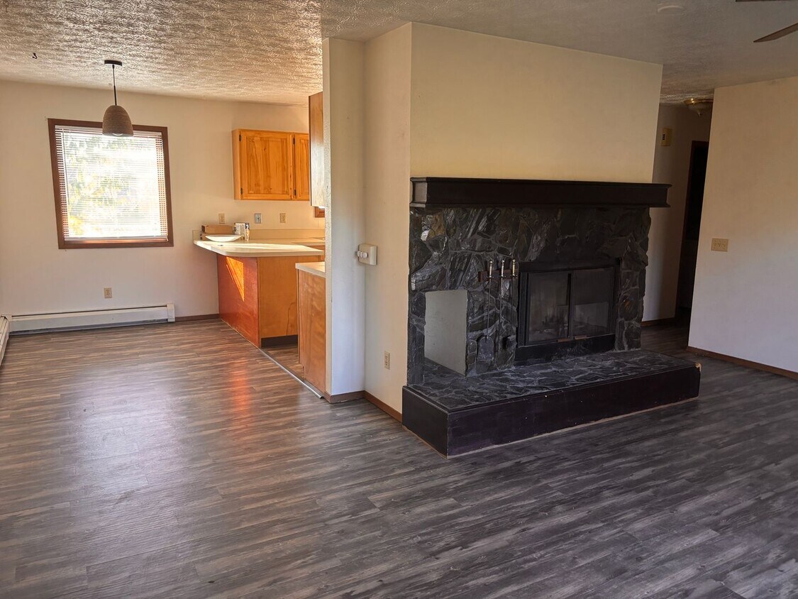 Foto principal - Wonderful 2 Bedroom Condo With In-Unit Was...