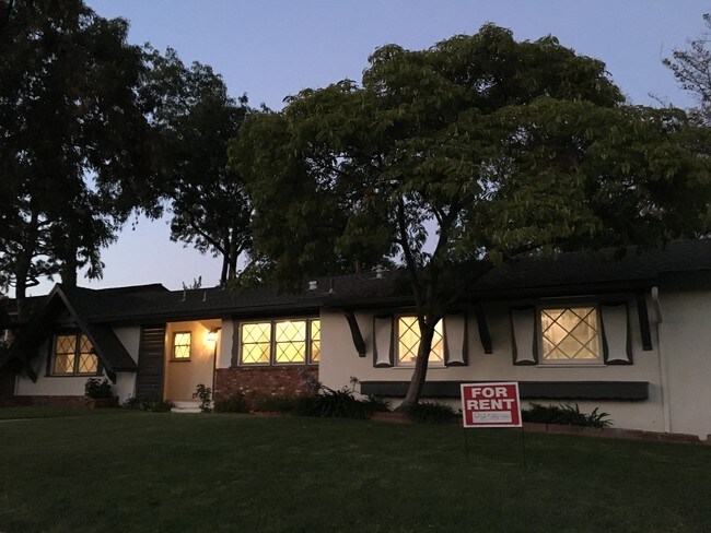 Foto del edificio - 9930 Oak Park Ave