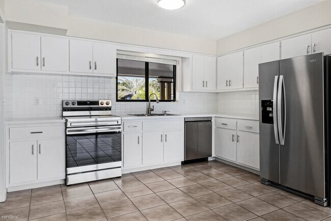 Foto del edificio - 3 br, 3 bath House - 4340 NE 15th Ave