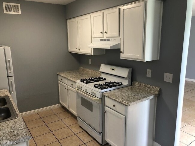 Building Photo - 5216 Pebble Beach Blvd