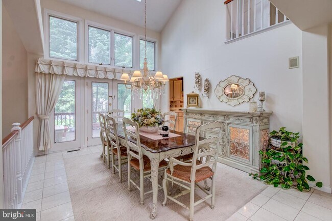 Building Photo - 307 Sayre Dr