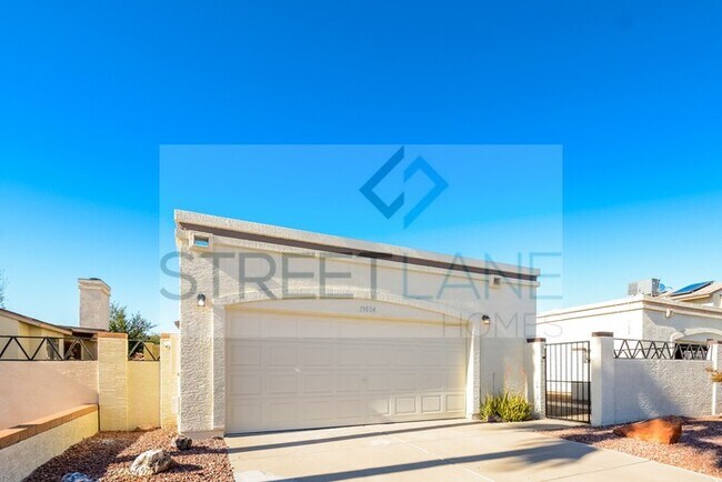 Building Photo - REDUCED!