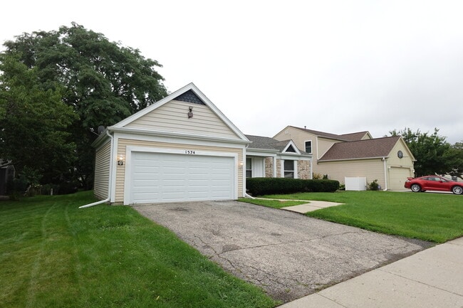 Building Photo - 1534 St Andrews Cir
