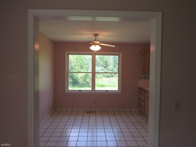 Building Photo - 4 br, 2.5 bath House - 9450 Consumers Dr
