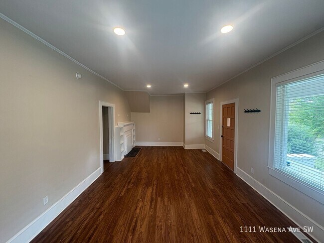 Foto del edificio - 1111 Wasena Ave SW